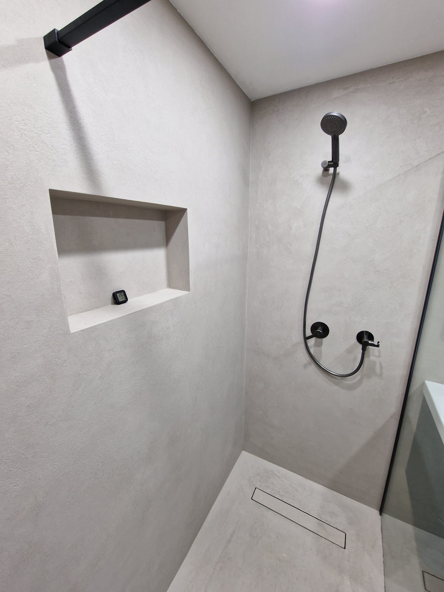 Microcement Bathroom in Luna Hydro Plaster Colour Rustic FE.02, Liverpool 14