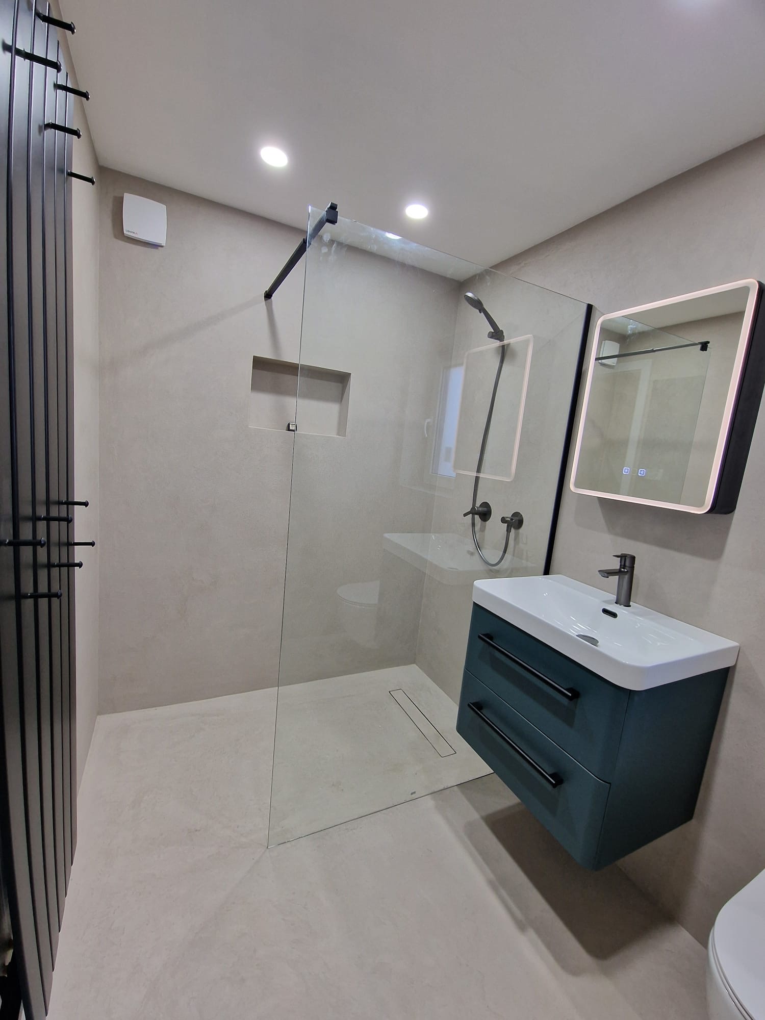 Microcement Bathroom in Luna Hydro Plaster Colour Rustic FE.02, Liverpool 2 Microcement Bathroom in Luna Hydro Plaster Colour Rustic FE.02, Liverpool 2